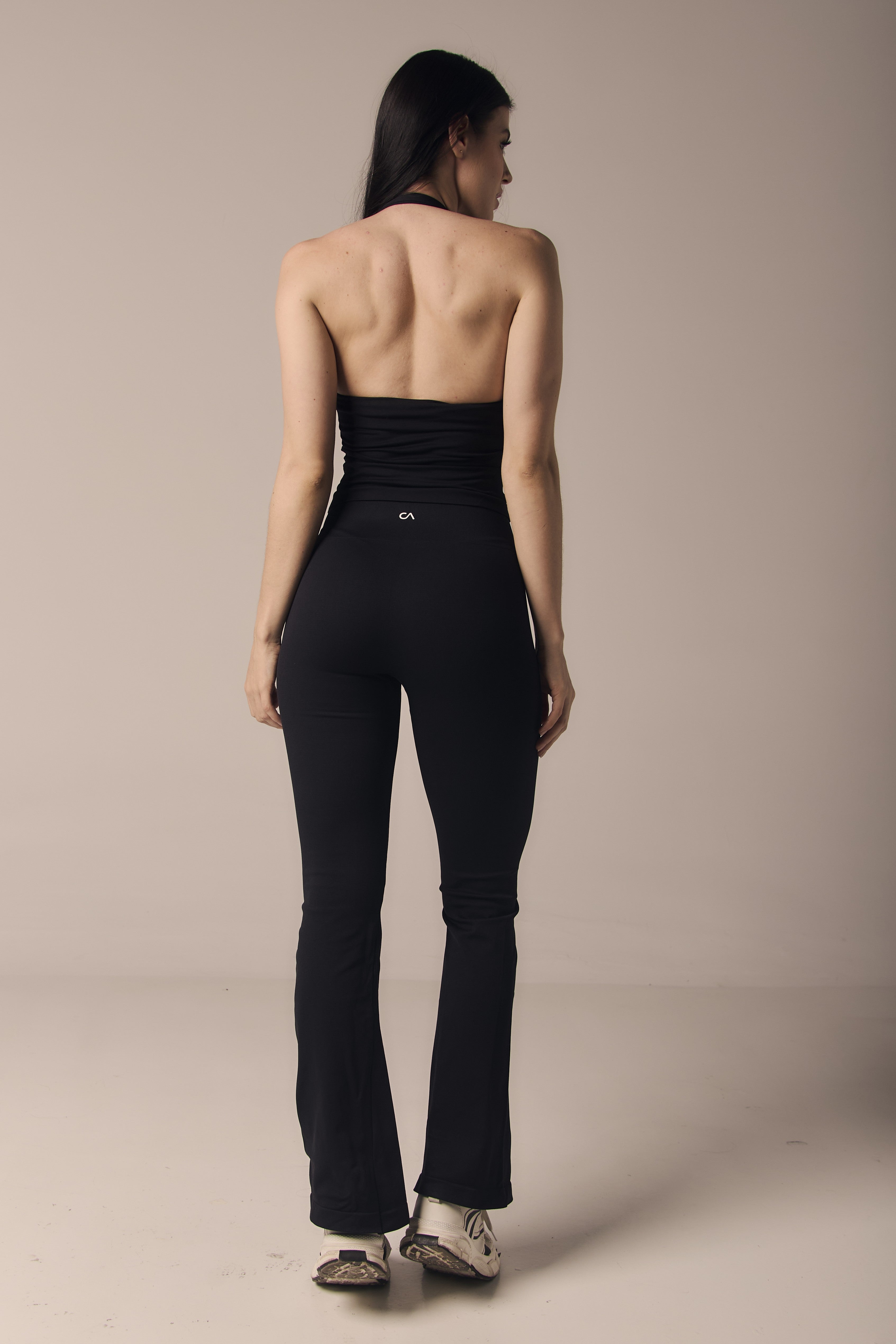 The Skinn Top – Blusa Halter Negro